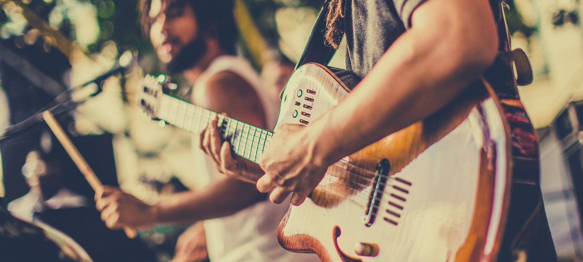 Bands and DJs play your corporate event.